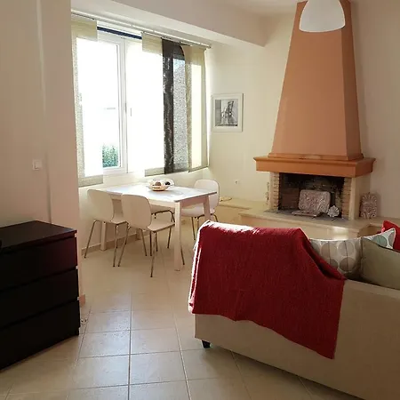Anna's Flat קאבוס